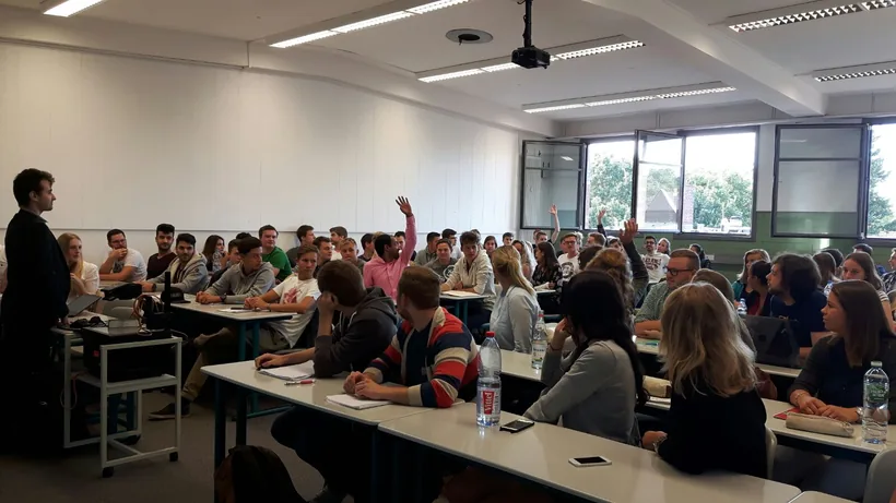 Konzentriertes Arbeiten im Kurs